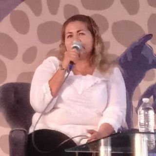 ¿Quién es Ceci Flores y cuál es su historia?