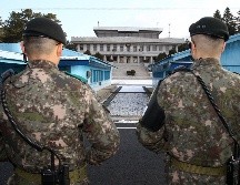 Según el Estado Mayor Conjunto (JCS) de Corea del Sur, citado por la agencia de noticias Yonhap, entre 20 y 30 soldados norcoreanos con herramientas cruzaron la Línea de Demarcación Militar (MDL) alrededor de las 8:30 hora local. EFE / ARCHIVO