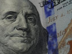 El peso mexicano cotiza en los mercados internacionales alrededor de los 18.34 pesos por dólar. ESPECIAL/ Imagen de amrothman en Pixabay