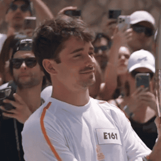 Charles Leclerc llevó la antorcha olímpica