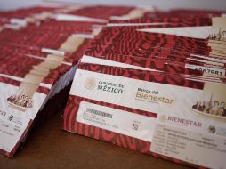 El gobierno federal apoya a 12 millones de personas adultas mayores con un pago bimestral de 6 mil pesos. Además, 1 millón 4 mil personas con discapacidad reciben 3 mil 100 pesos cada dos meses. Informador/ARCHIVO