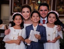 María José, Mateo y Renata Sandoval Levy con sus papás Ale Levy y Omar Sandoval. GENTE BIEN JALISCO/ Claudio Jimeno