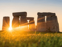El grupo de activistas quiere que el gobierno británico ponga fin a la extracción y quema de petróleo, gas y carbón para 2030. FACEBOOK/Stonehenge