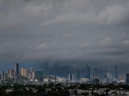 Se priorizó la atención a usuarios críticos como hospitales, gasolineras, sistemas de bombeo y antenas de comunicación. EFE/ Miguel Sierra