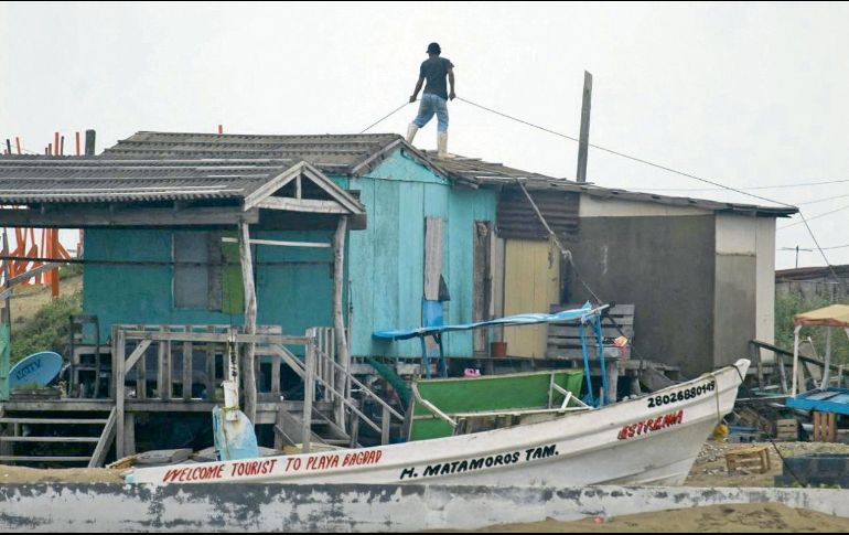 En las playas de Tamaulipas se prohibieron las actividades. AFP/A. Pineda