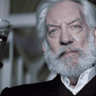 Murió el actor Donald Sutherland, quien dio vida a  "Snow" en Los Juegos del Hambre