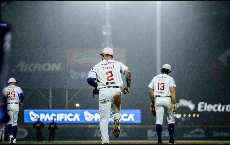 La lluvia retrasó el inicio y final del juego. CORTESÍA/Charros de Jalisco
