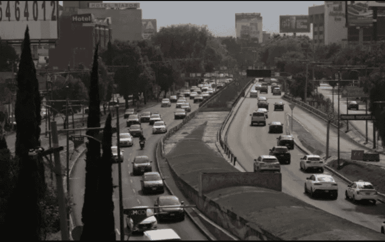 Los autos que no podrán circular en CDMX y Edomex serán en un horario de las 5:00 de la mañana a las 22:00 horas.  SUN/C. Mejía.