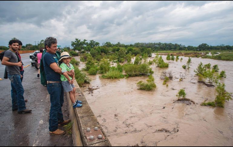 Exhortan a la población, a los turistas y a la navegación marítima a atender sus avisos y seguir las recomendaciones de Protección Civil. SUN / R. Aguilar