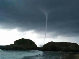 Hay probabilidad de lluvias puntuales fuertes a muy fuertes en estados del Norte y Centro del país. ESPECIAL / X / @Vanlactea