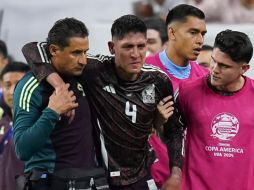Álvarez, pieza clave tanto para el Tri como para su club en la Premier League, sufrió una lesión muscular durante el minuto 30 del primer tiempo en la victoria de México por 1-0 sobre Jamaica. IMAGO7.