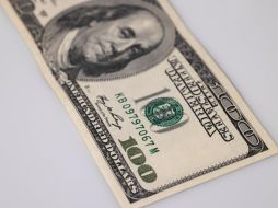 El peso mexicano cotiza en los mercados internacionales alrededor de los 17.99 pesos por dólar. ESPECIAL/ Imagen de Engin Akyurt en Pixabay