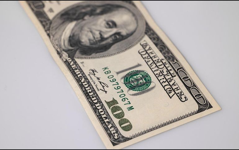 El peso mexicano cotiza en los mercados internacionales alrededor de los 17.99 pesos por dólar. ESPECIAL/ Imagen de Engin Akyurt en Pixabay