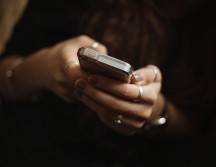 Los estafadores utilizan identidades falsas y argumentos engañosos para obtener dinero de sus víctimas. UNSPLASH / P. PREEZ