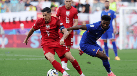 Francia pagó caro el malgaste de ocasiones y pasará a octavos como segunda de grupo. EFE / C. Neundorf