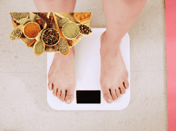 Esta especia no sólo combate la digestión lenta, sino que también tiene un efecto sedante, lo que puede ayudar a mejorar la calidad del sueño. UNSPLASH/ i yunmai/ ESPECIAL