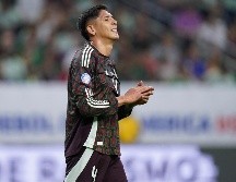 A pesar del dolor, Álvarez mostró una notable fortaleza y madurez al aceptar la situación y decidir quedarse con el equipo para apoyarlo desde fuera de la cancha. IMAGO7