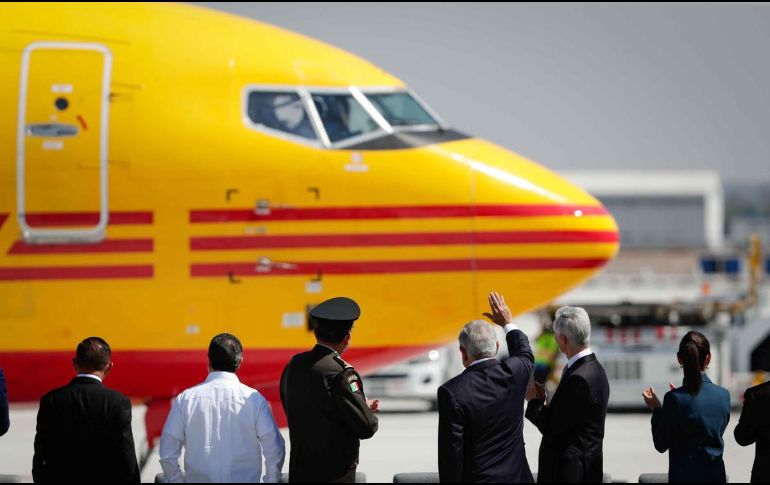 El presidente Andrés Manuel López Obrador en el arribo del avión de carga de DHL al Aeropuerto Internacional Felipe Ángeles (AIFA) el 28 de febrero del 2023. EL INFORMADOR / ARCHIVO