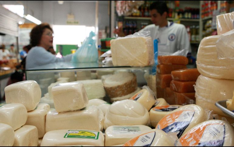 Es recomendable el consumo de alimentos como pescados, lácteos y verduras de hoja verde o, con prescripción médica, los suplementos creados con este mineral. EL INFORMADOR / ARCHIVO