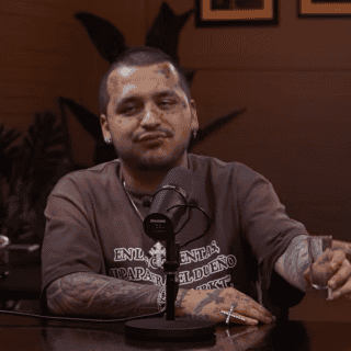 ¿Nodal se borró los tatuajes del rostro? (VIDEO)