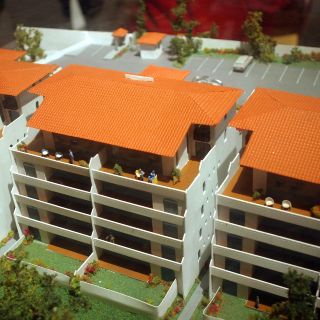 Zapopan frena torres en Bugambilias y Tabachines