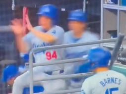 El traductor del equipo y otros jugadores ahí presentes fueron captados al momento. ESPECIAL