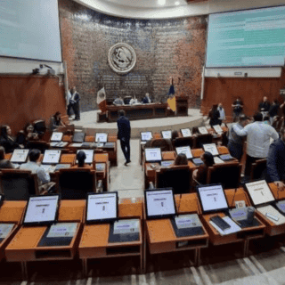 Aprueban en comisiones que nueva administración estatal tenga un gabinete paritario
