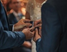 De acuerdo con la Cejur, en los matrimonios igualitarios registrados en CDMX entre 2010 y 2022, hubo 3 mil 632 personas de origen extranjero, de las cuales 2 mil 357 son hombres y mil 275, mujeres. UNSPLASH/ Thomas AE