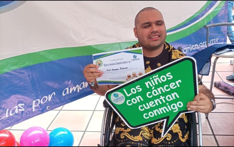 Erick Brandon, es activista social que desde hace muchos años lucha por la inclusión para personas con discapacidad y pacientes con cáncer. ESPECIAL