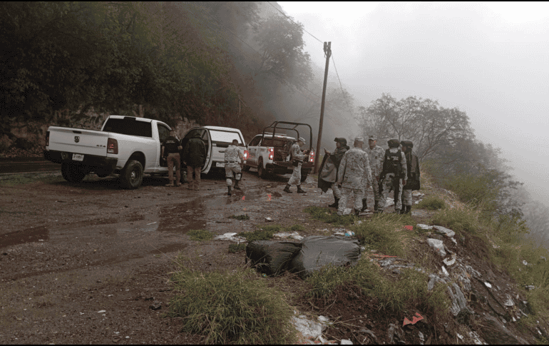 Acompañadas de elementos de la Guardia Nacional, confirmaron que se trataba de osamentas, aparentemente pertenecen a tres personas. ESPECIAL/Madres Buscadoras Jal