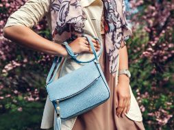 Cómo los accesorios pueden cambiar por completo un look. UNSPLASH