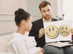 La felicidad y la alegría, aunque relacionadas, son estados emocionales diferentes. CANVA