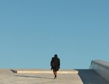 Resultados de investigaciones realizadas por Harvard mostraron un vínculo claro entre la soledad crónica y un mayor riesgo de ataques cardíacos. UNSPLASH/ Giorgio Grani