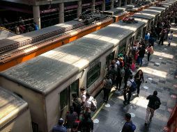 Debido a las lluvias, el Sistema de Transporte Colectivo Metro de la Ciudad de México reporta mayores tiempos de espera. SUN/ARCHIVO