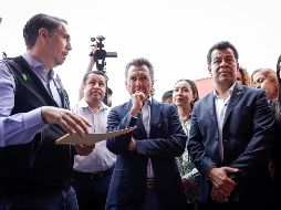 Pablo Lemus Navarro, Gobernador Electo de Jalisco lleva a cabo recorrido en el Panteón de Belén junto con el alcalde interino de Guadalajara, Francisco Ramírez Salcido Hector Adrian Figueroa. EL INFORMADOR/H.FIGUEROA