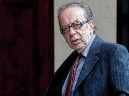 Esta foto fue tomada en el año 2016, previo a recoger la medalla de la Legión de Honor, en París, Francia. AP