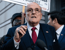 La orden establece que Rudy Giuliani debe 