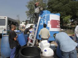 Se entregarán más de 10 mil tinacos de agua debido a los recortes y la escasez de la misma. SUN/ARCHIVO