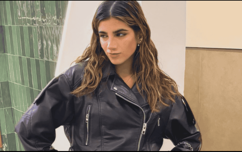 El vestido lencero es una prenda que adquirió popularidad en los años noventa, inspirada en los sutiles y sensuales camisones para dormir. INSTAGRAM/ marderegil_