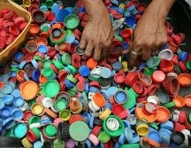 En los centros de reciclajes se realiza el proceso para realizar nuevos productos con las tapitas. ESPECIAL / PEXELS / k. Rosales