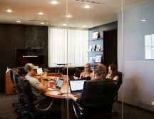 Gracias a la reforma aprobada por el Congreso de la Unión, trabajar más de 48 horas a la semana sin recibir una bonificación extra se considera 