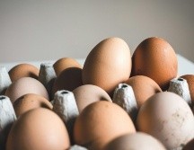 Comer en exceso puede traer niveles altos de colesterol. ESPECIAL / UNSPLASH / J. Kapusnak