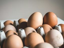 Comer en exceso puede traer niveles altos de colesterol. ESPECIAL / UNSPLASH / J. Kapusnak