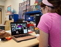 La pandemia empujo a las personas a hacer mayor uso de comunicación no verbal. AFP / ARCHIVO