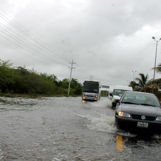 "Beryl" entrará como huracán a México, saldrá tormenta y pegará otra vez como huracán