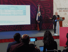 Otros nombres que figuran en la lista son Jesús Javier Herzog y Denisse Dresser. YOUTUBE/ Andrés Manuel López Obrador
