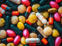 La niacinamida es una forma de vitamina B3 crucial para la función metabólica del cuerpo. Unsplash.