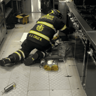 Reportan 4 heridos tras explosión en restaurante de Lomas de Chapultepec