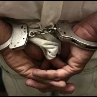 Reportan dos personas detenidas tras la persecución de este miércoles