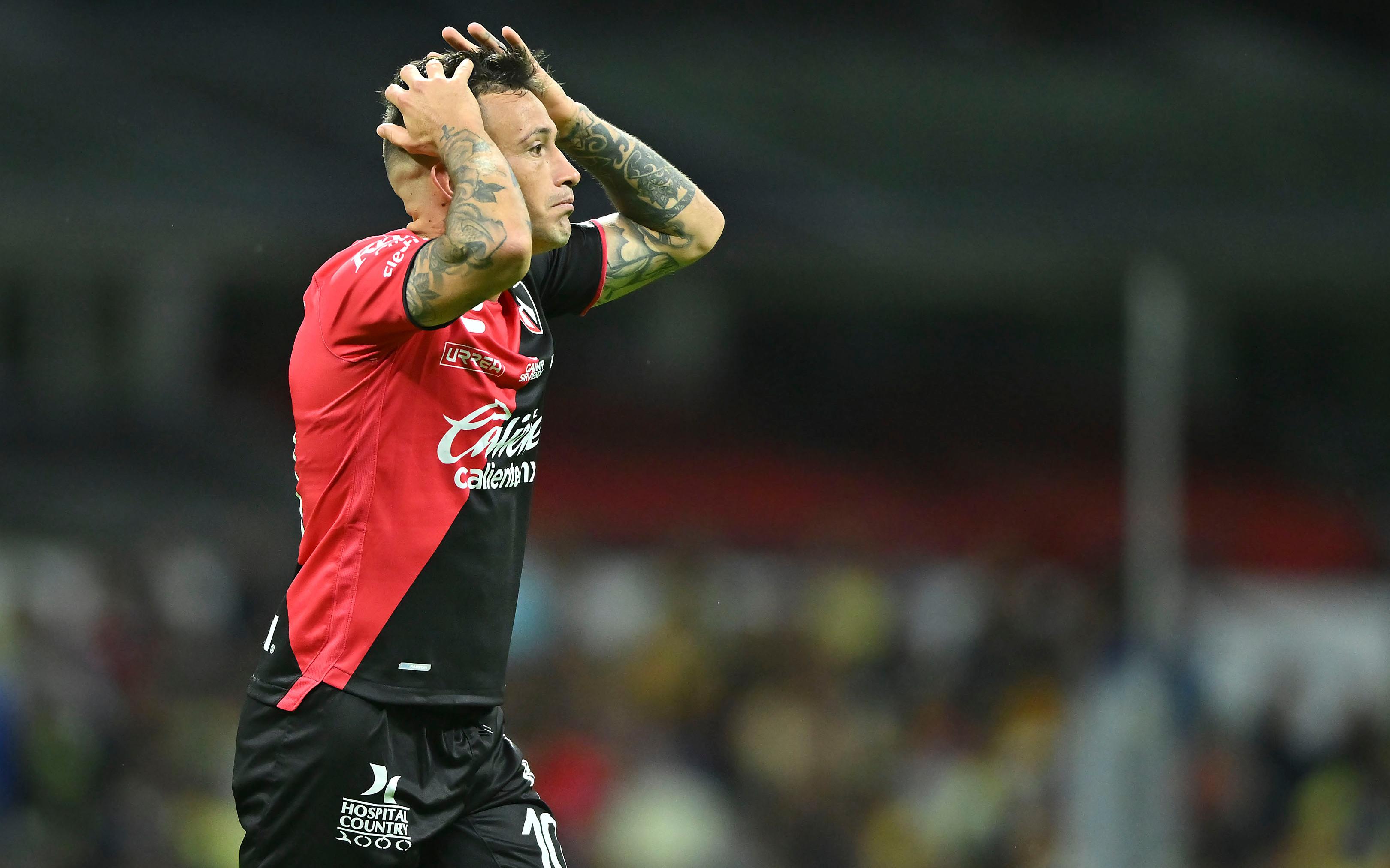 Brian Lozano sufrió una fractura de rótula derecha y no ha podido recuperarse. IMAGO7